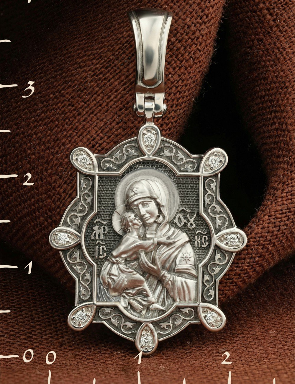 Образок из белого золота c бриллиантами