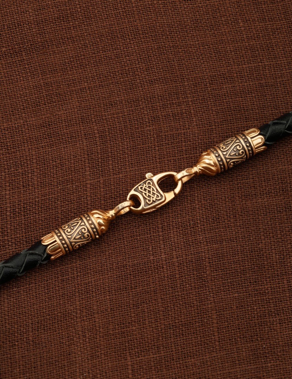 Гайтан из золота c кожаным шнурком