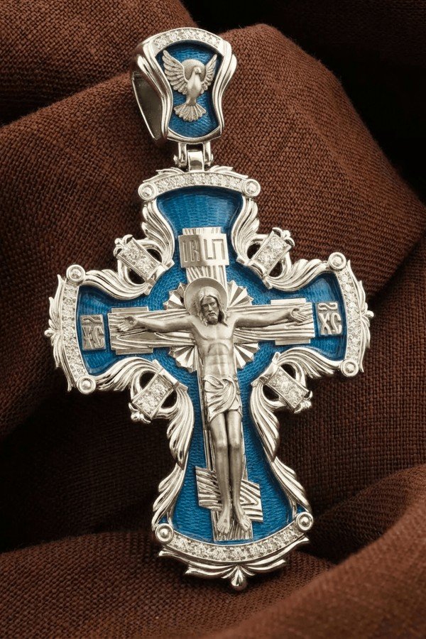 Крест из белого золота c эмалью и бриллиантами