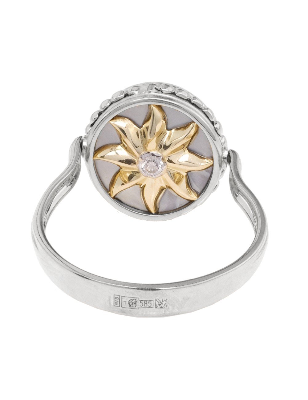 Кольцо из белого золота c бриллиантами, ониксом и перламутром