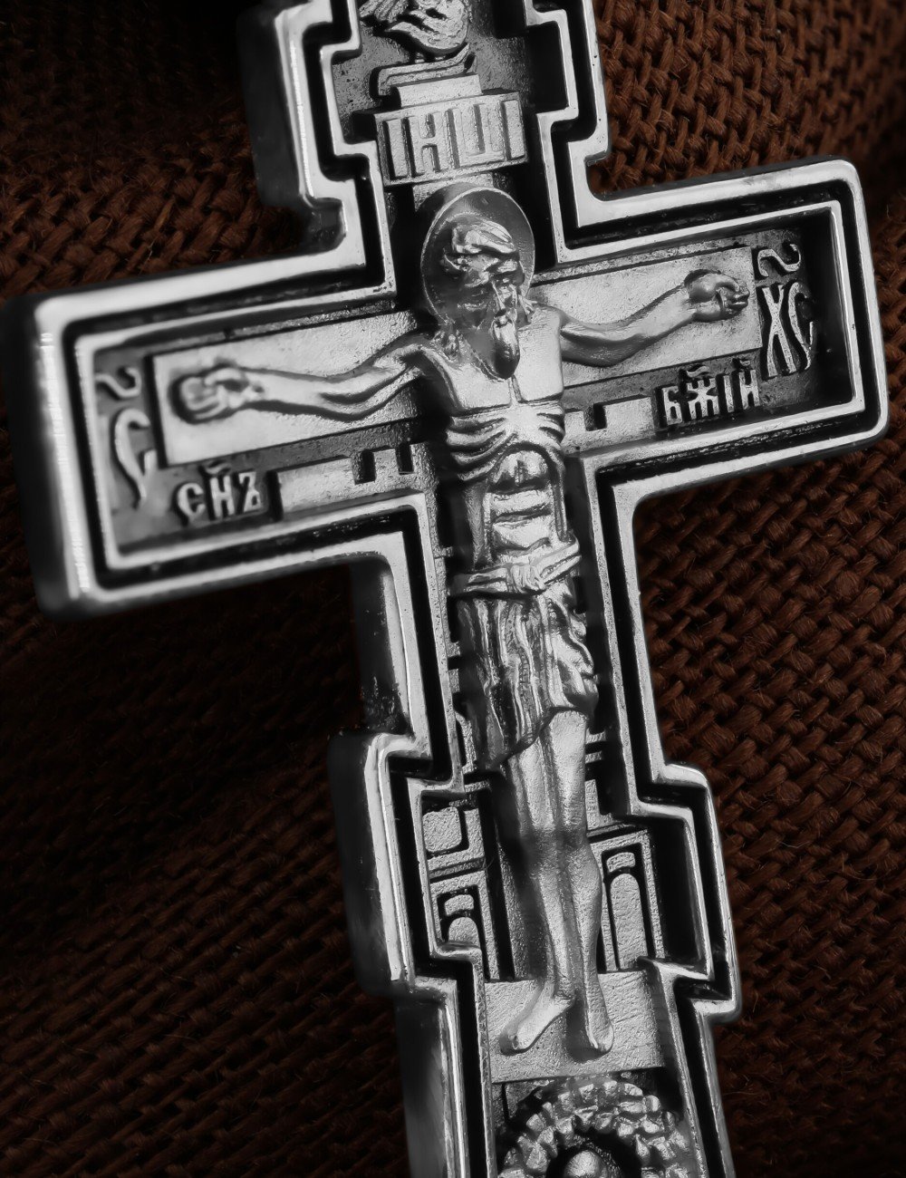 Крест из белого золота