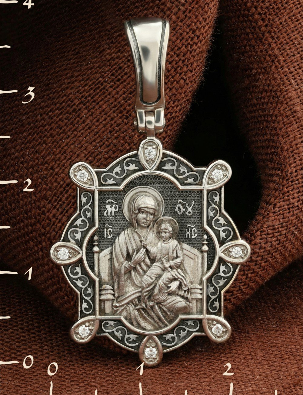 Образок из белого золота c бриллиантами