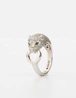 Кольцо из белого золота c бриллиантами и изумрудом