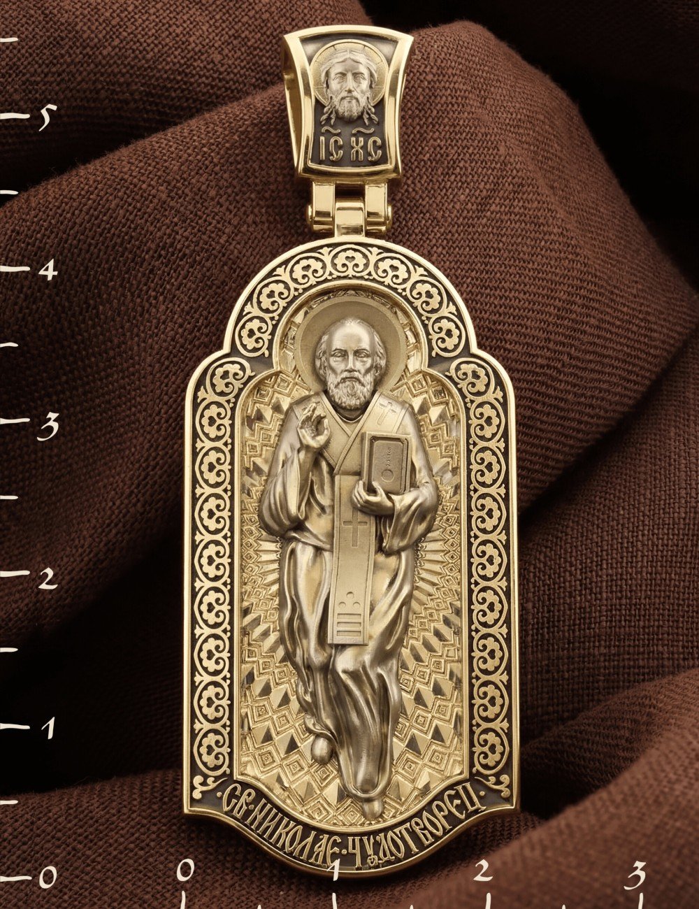 Образок из лимонного золота c эмалью