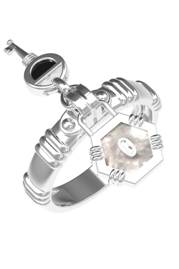 Кольцо из белого золота c ониксом и перламутром