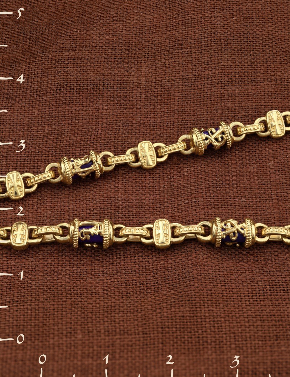 Цепь из лимонного золота c лазуритом