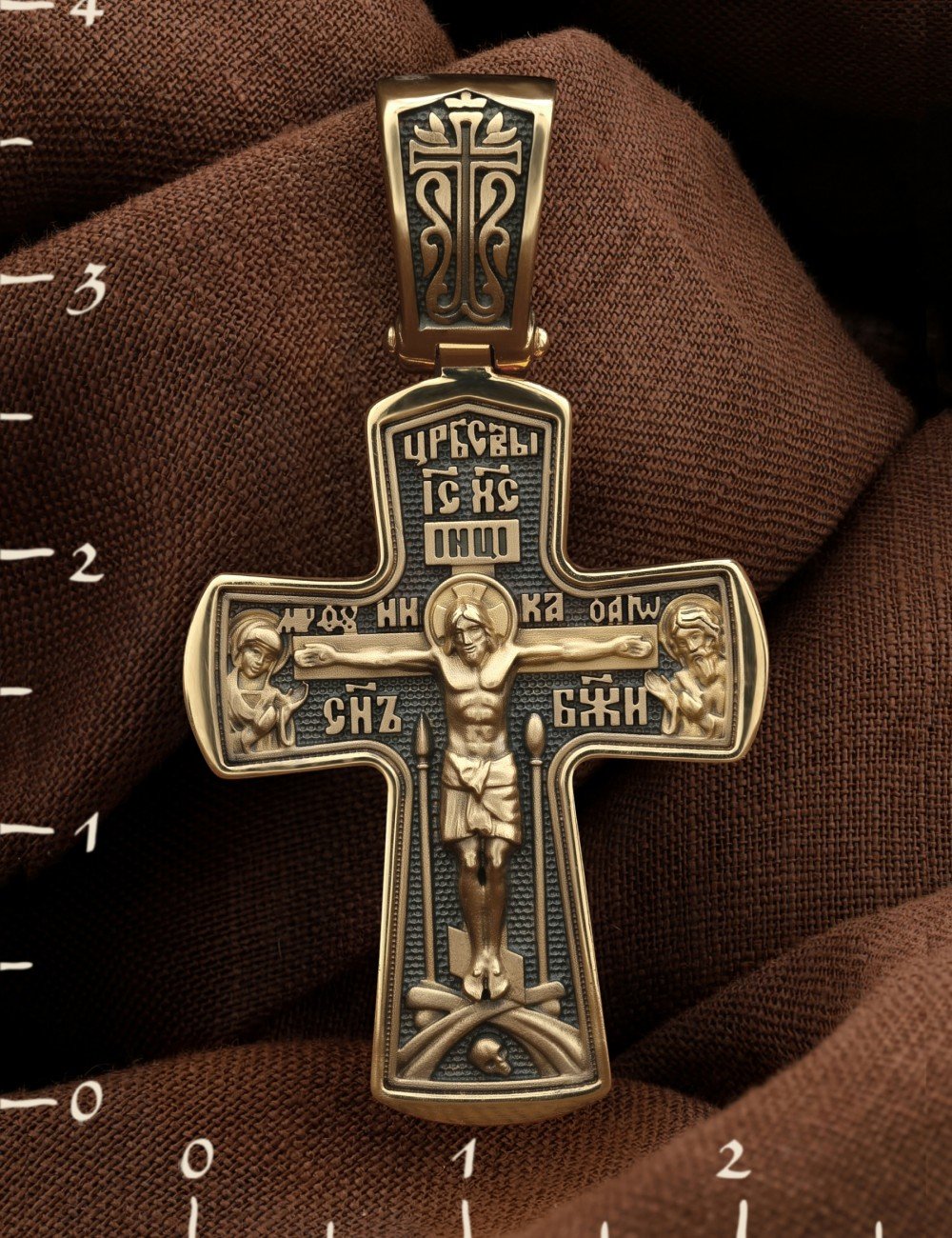 Крест из лимонного золота