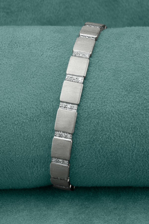 Браслет из белого золота c бриллиантами