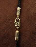 Шнурок шёлковый из лимонного золота c шёлковым шнурком