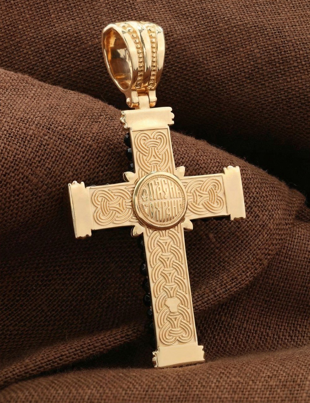 Крест из золота c ониксом