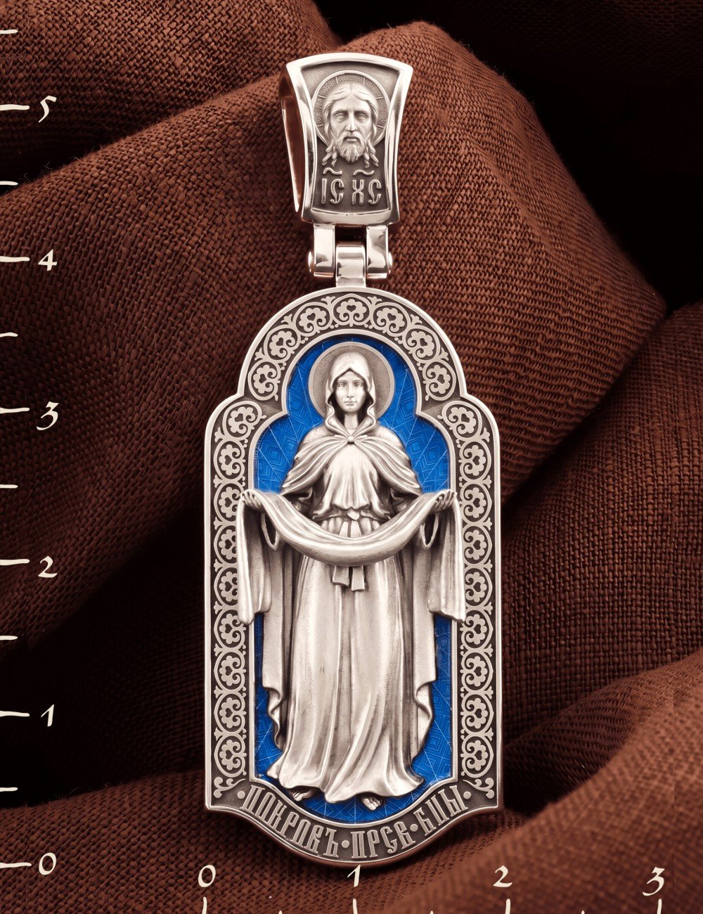 Образок из белого золота c эмалью