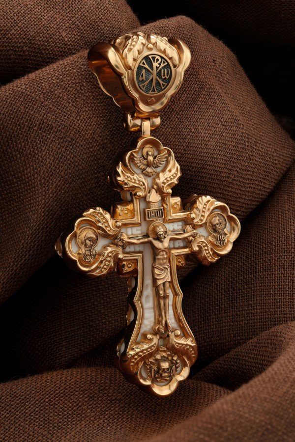 Крест из золота c бивнем мамонта