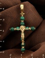 Крест из лимонного золота c малахитом
