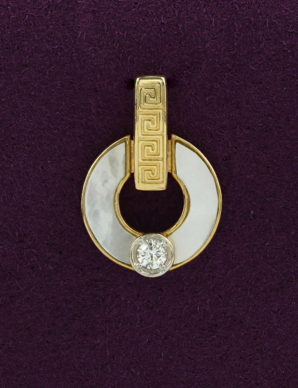 Подвеска из лимонного золота c бриллиантами и перламутром