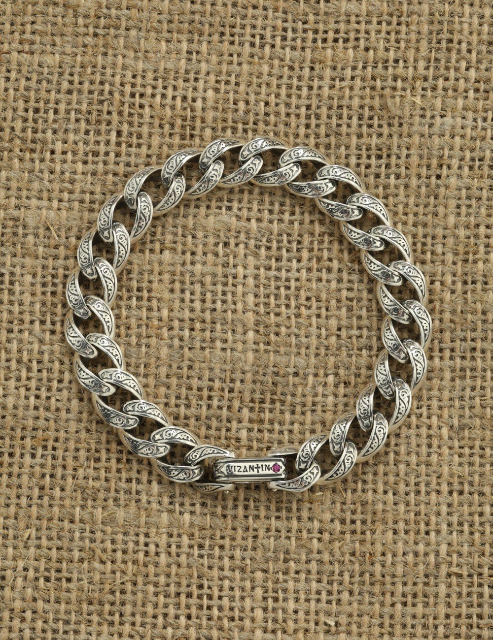 Браслет из серебра c рубином