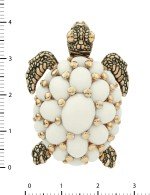 Брошь из золота c эмалью и бивнем мамонта