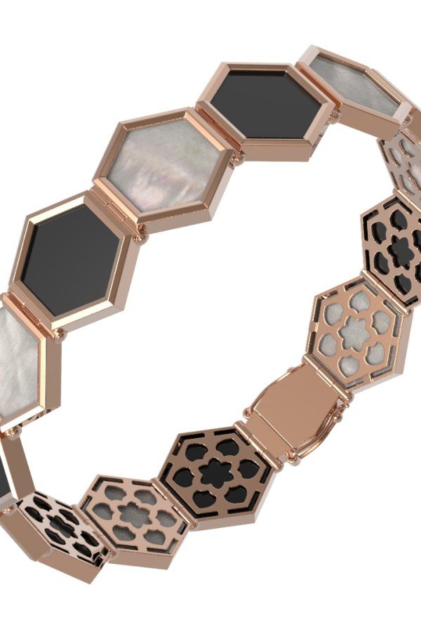 Браслет из золота c ониксом и перламутром