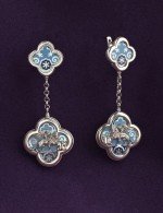 Серьги из белого золота c эмалью и перламутром