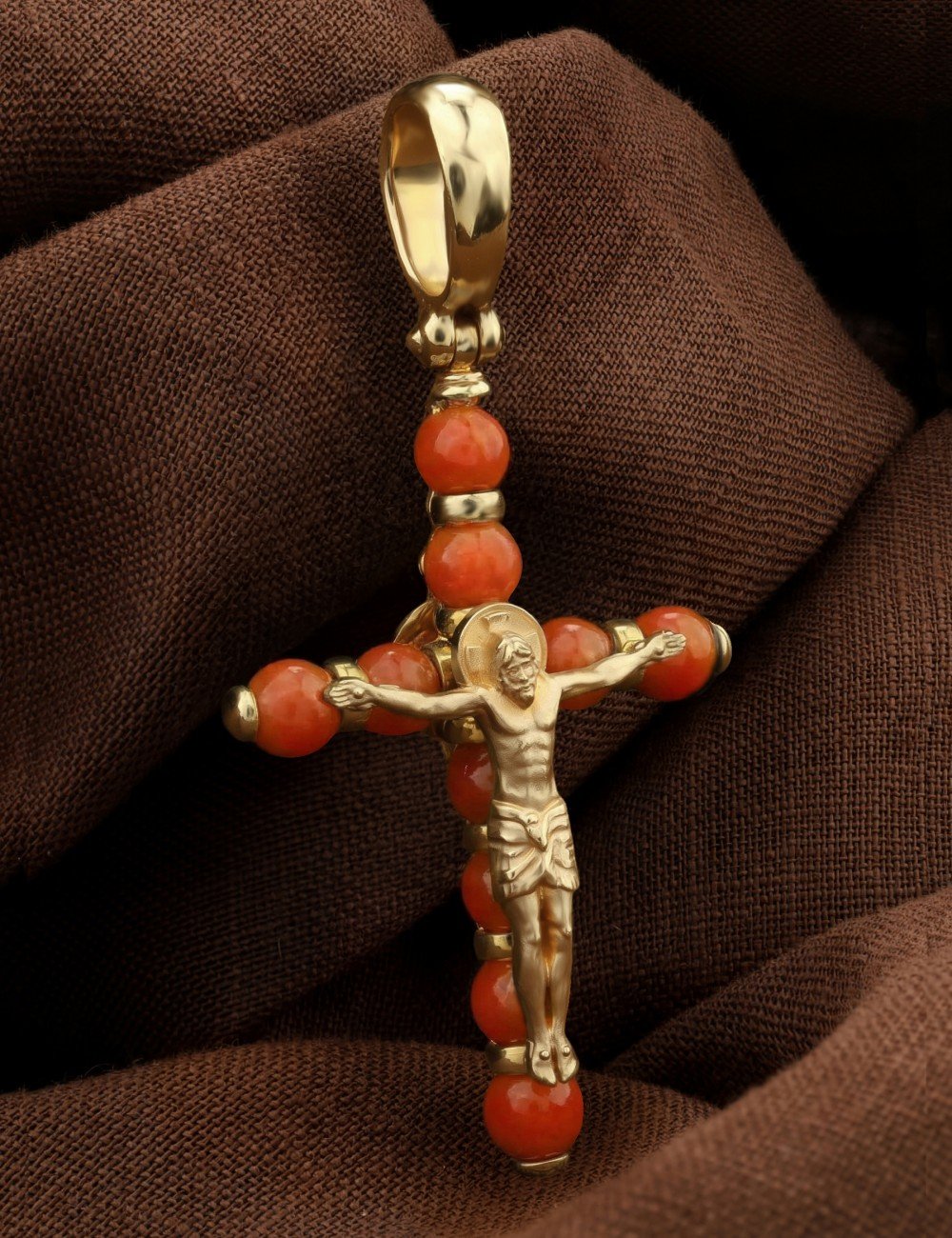 Крест из лимонного золота c кораллом