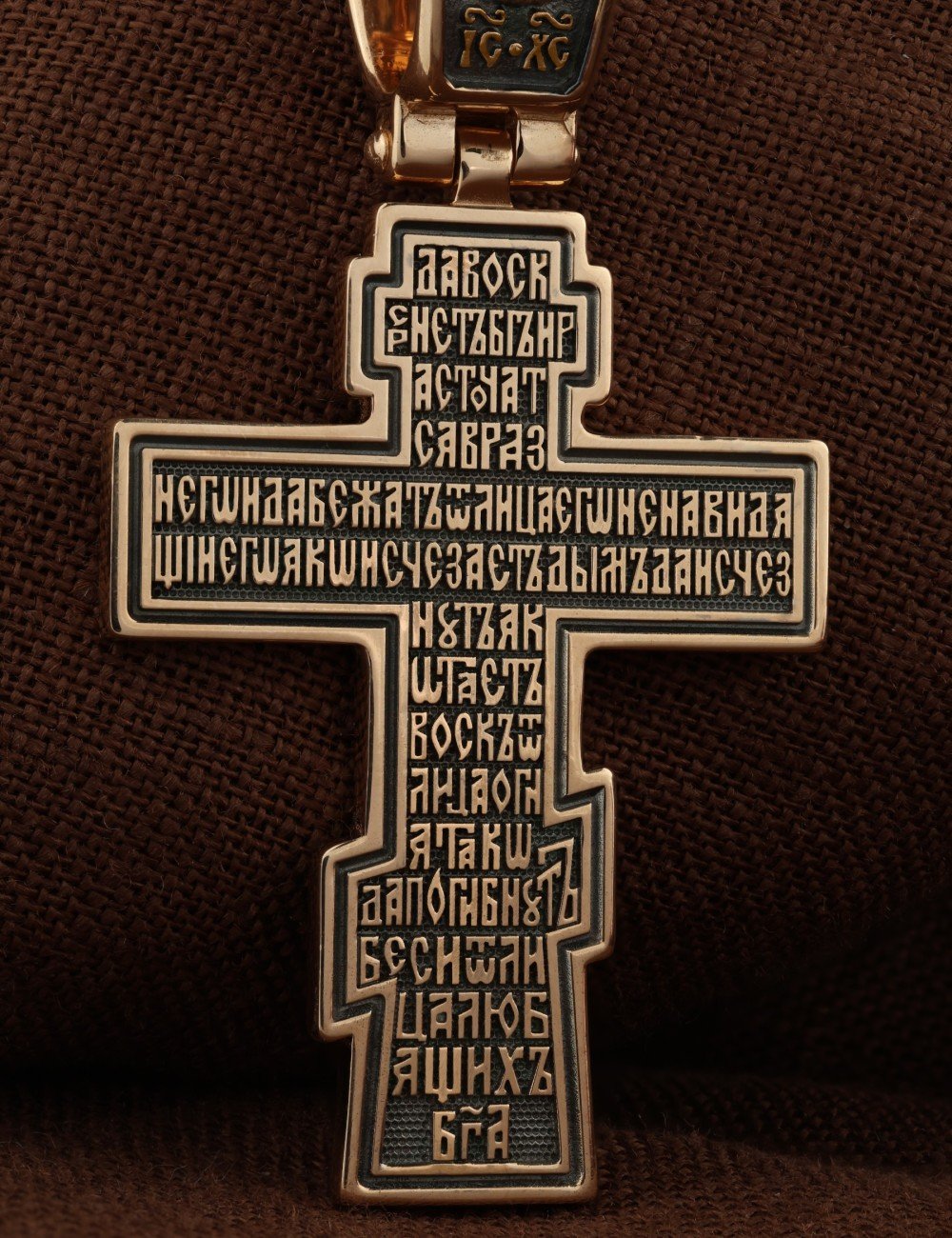 Крест из золота