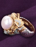 Кольцо из золота c бриллиантами и жемчугом