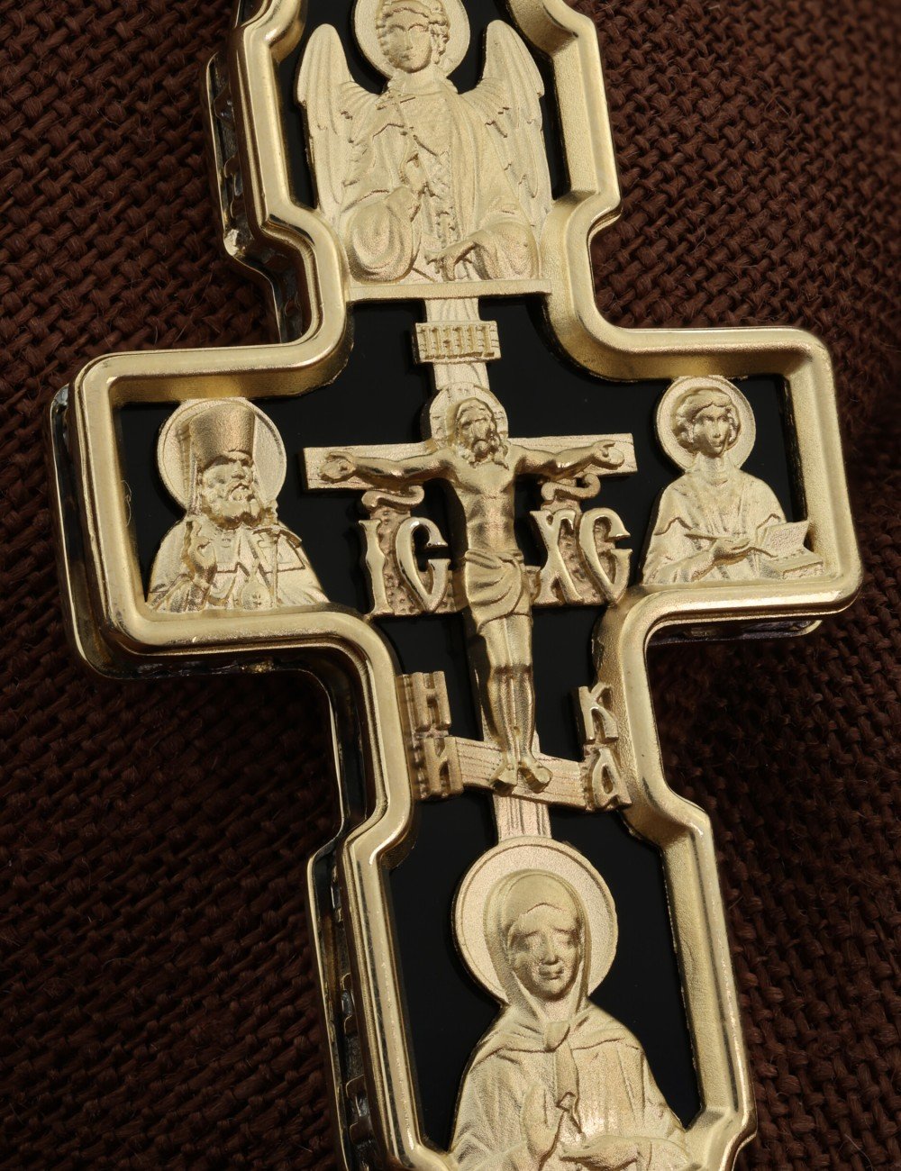 Крест из лимонного золота c ониксом