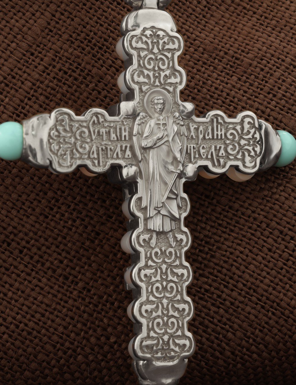 Крест из белого золота c бирюзой и кахолонгом