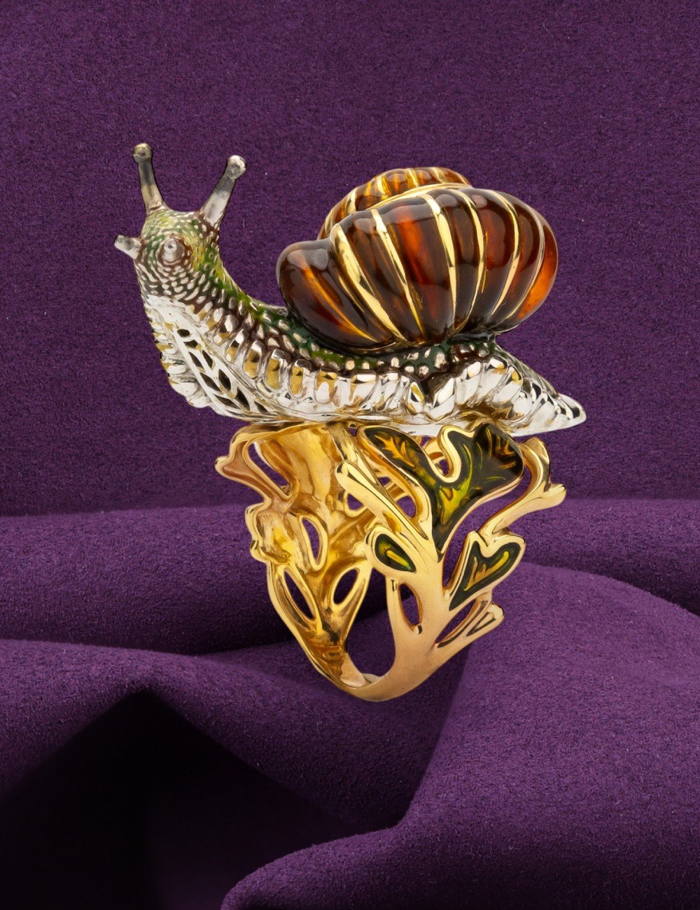 Кольцо из лимонного золота c эмалью