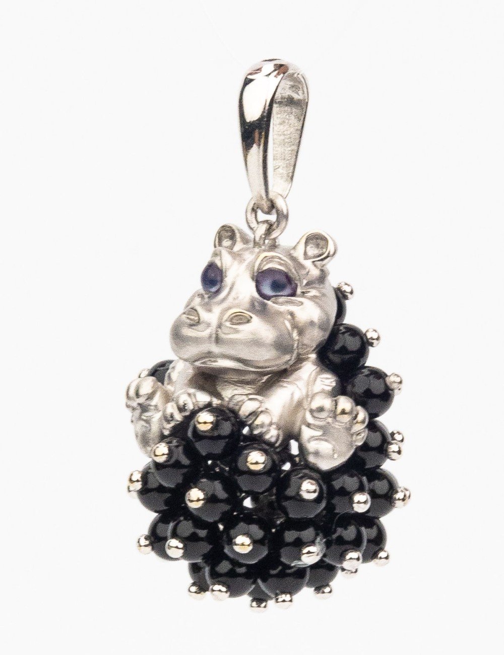 Подвеска из белого золота c эмалью и ониксом