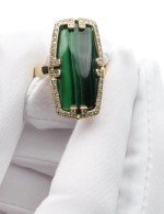 Кольцо из лимонного золота c бриллиантами, рубином и малахитом