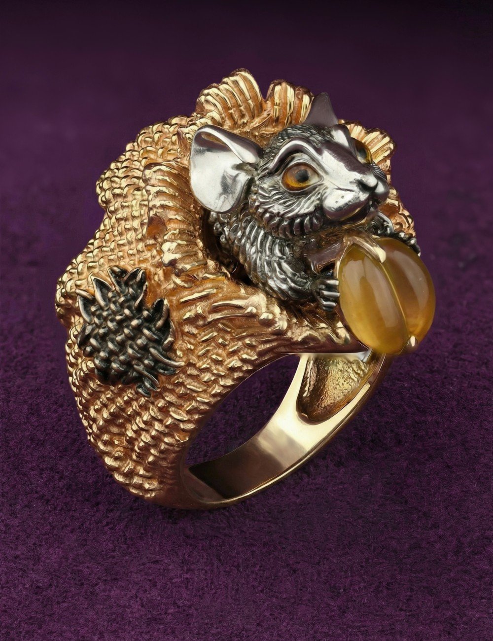 Кольцо из лимонного золота c эмалью и янтарём