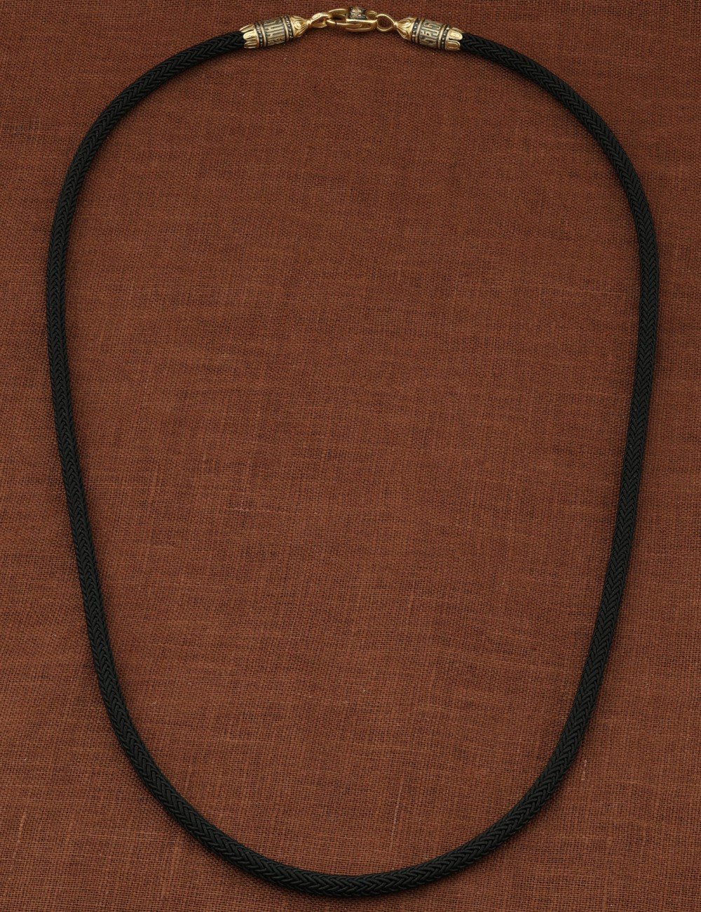 Шнурок шёлковый из лимонного золота c шёлковым шнурком