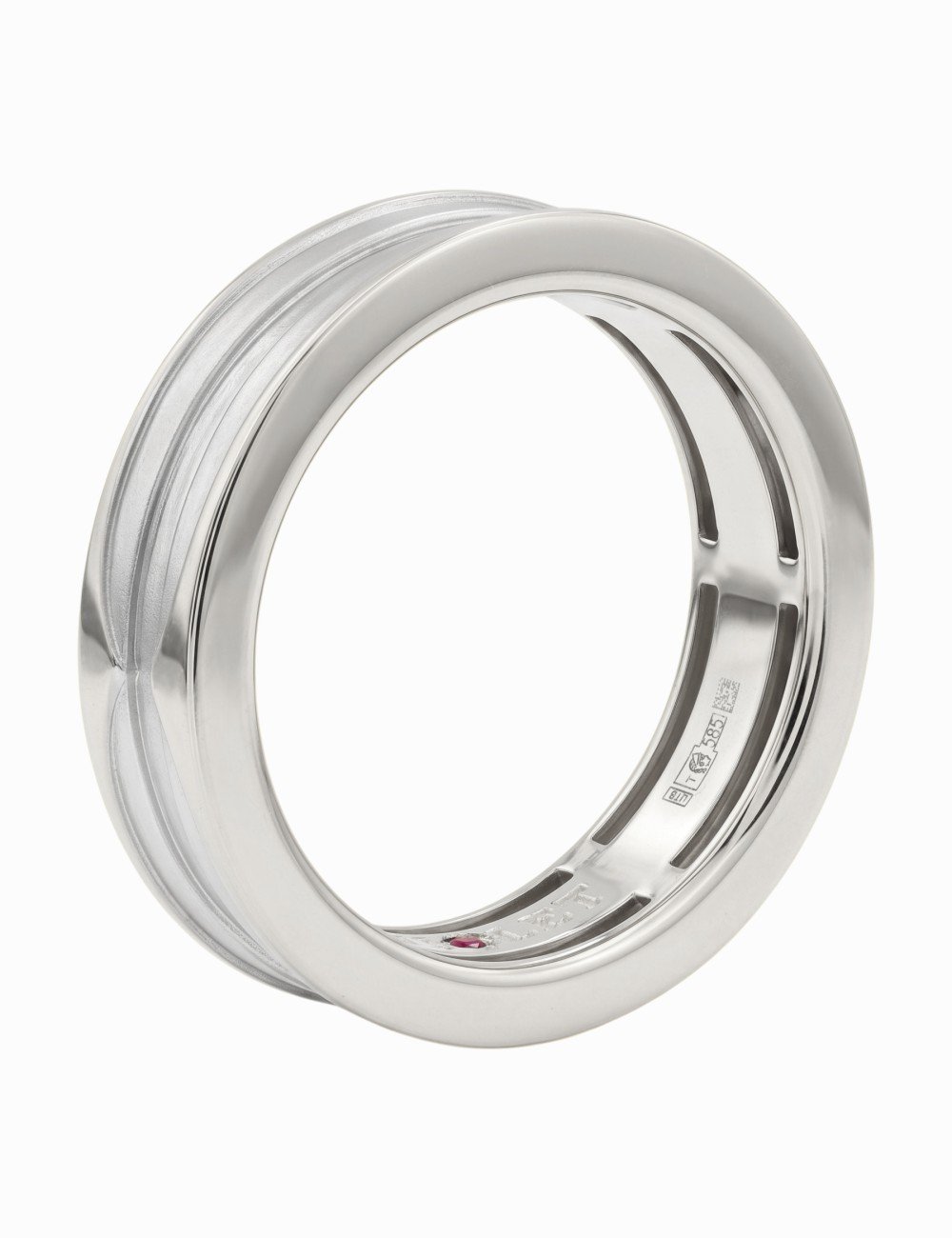 Кольцо из белого золота c рубином