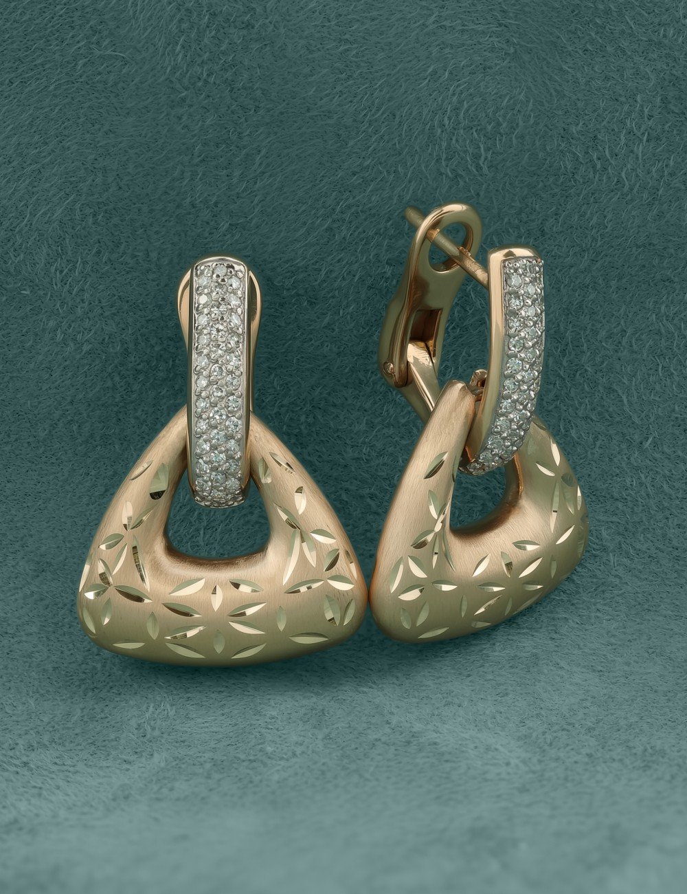 Серьги из золота c бриллиантами