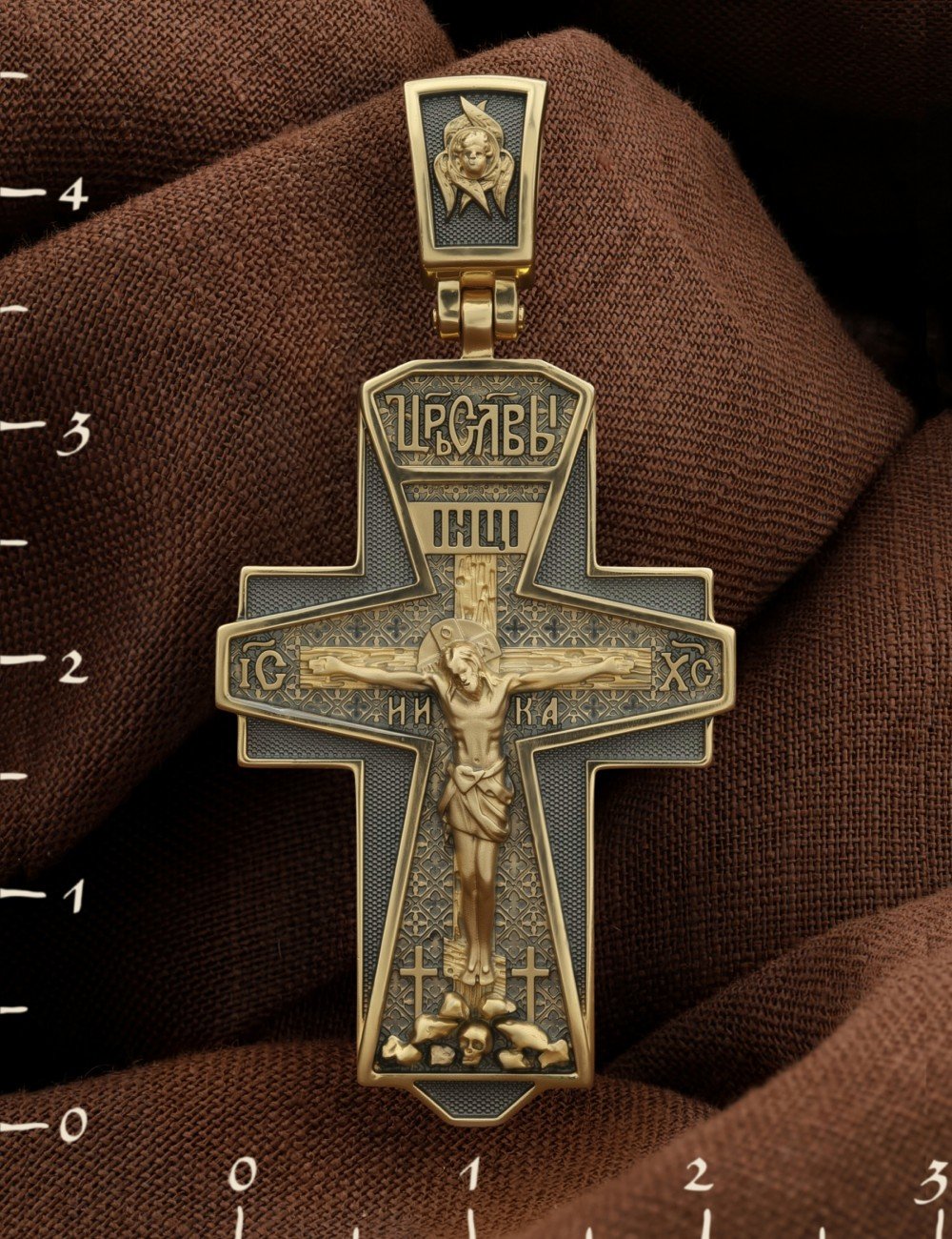 Крест из лимонного золота