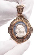 Образок из золота c эмалью и бивнем мамонта