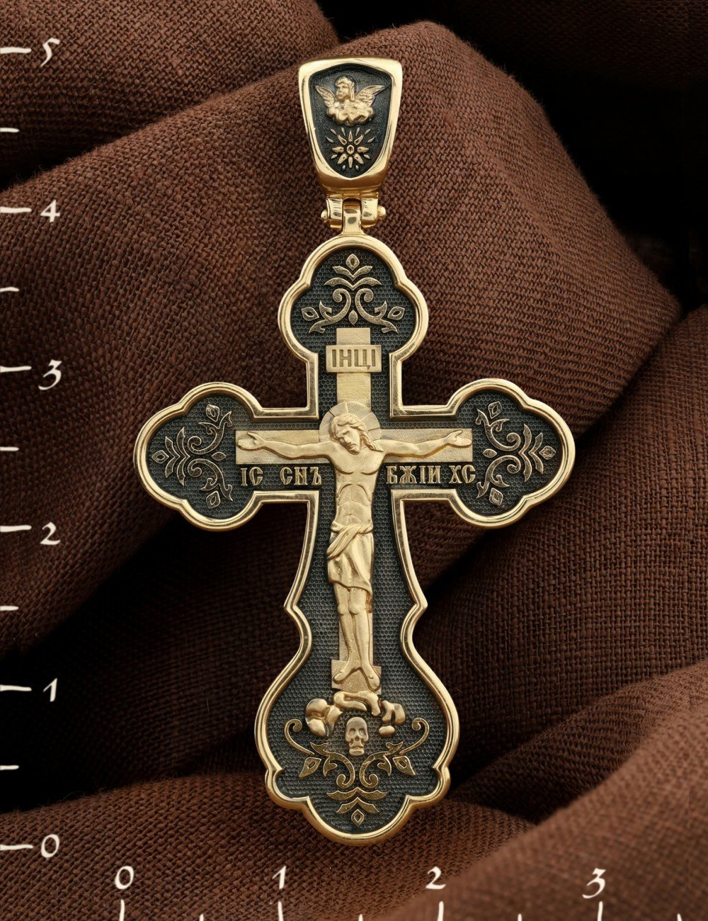 Крест из лимонного золота