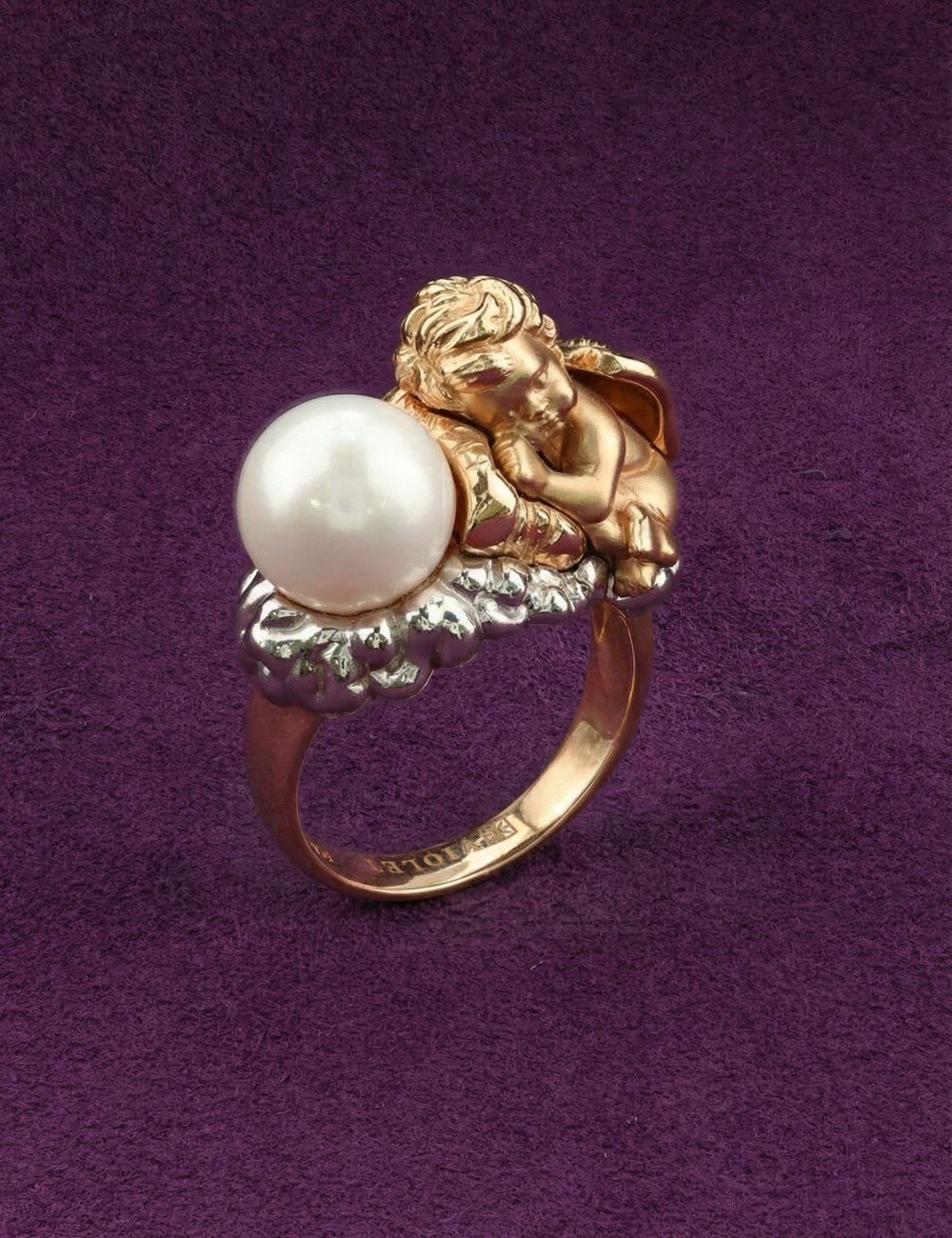Кольцо из золота c жемчугом