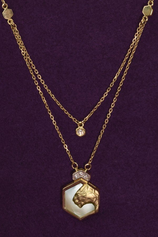 Колье из лимонного золота c бриллиантами и перламутром