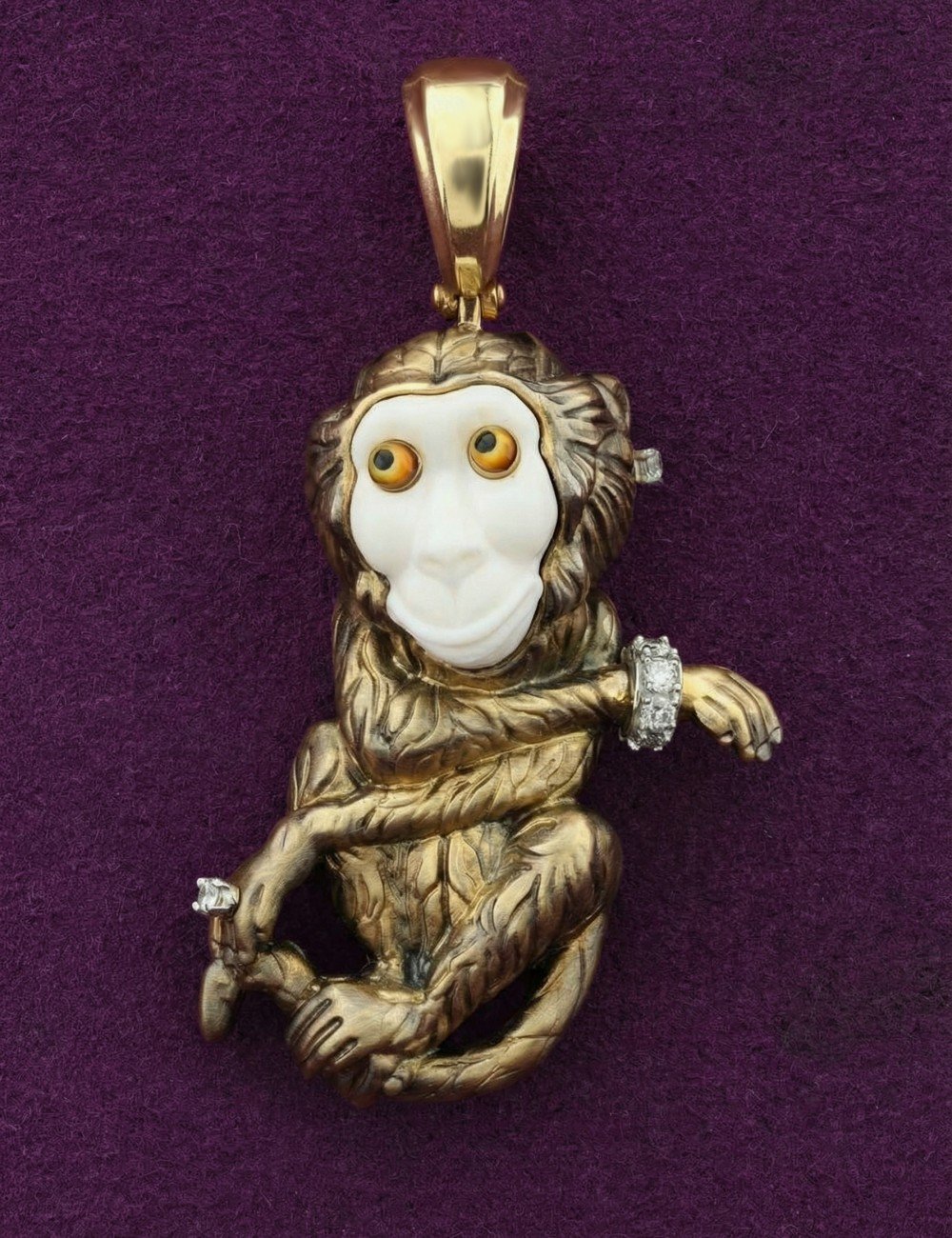 Подвеска из лимонного золота c эмалью, бриллиантами, рубином и бивнем мамонта