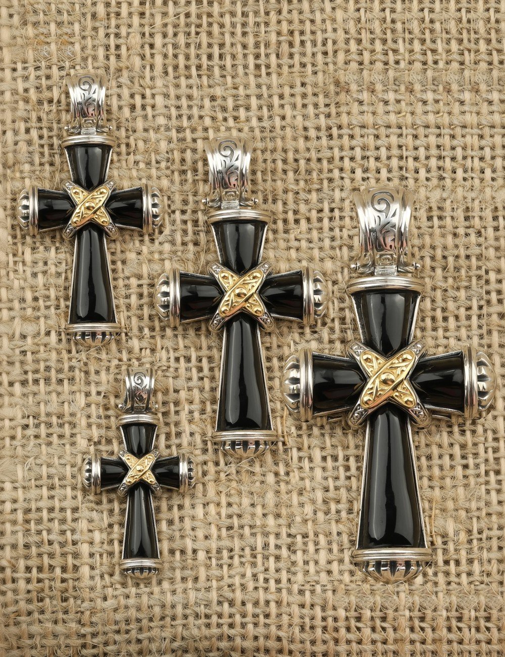 Крест из серебра и золота c ониксом и рубином