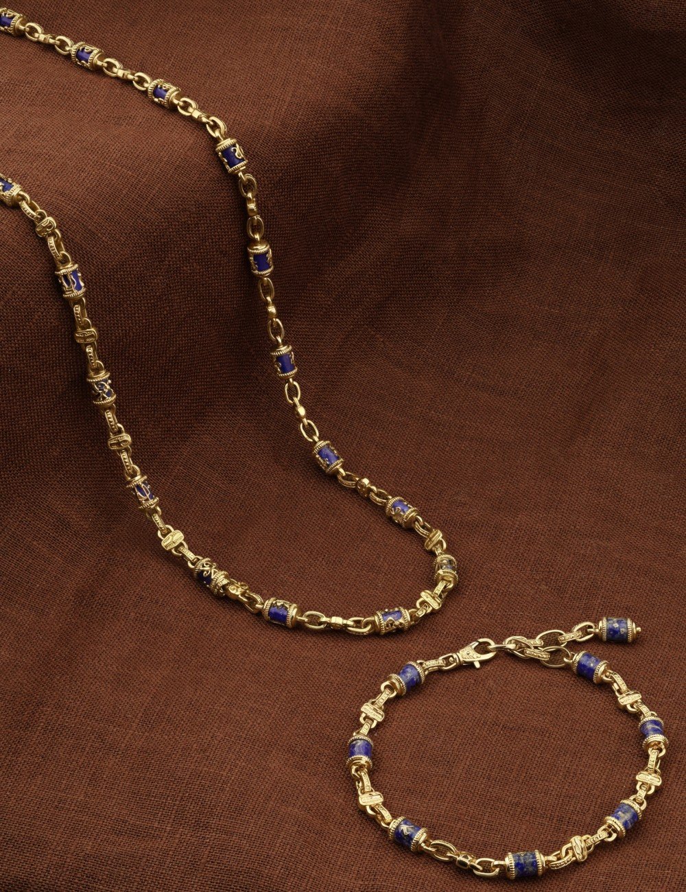 Цепь из лимонного золота c лазуритом