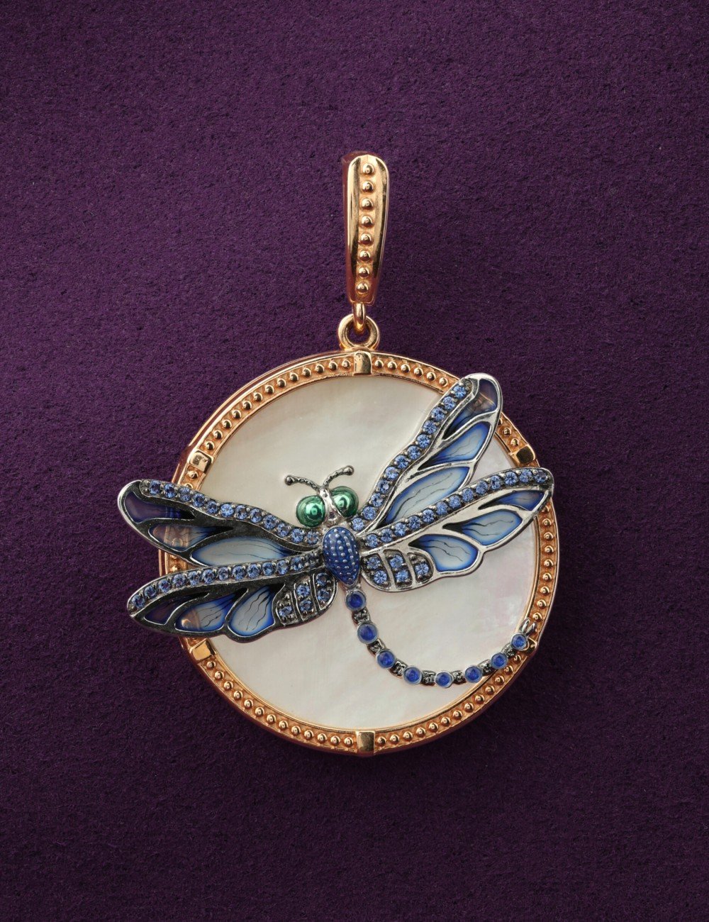 Подвеска из золота c сапфиром, эмалью и перламутром