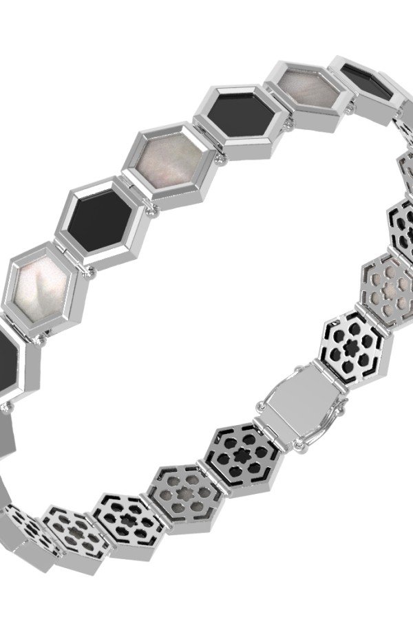 Браслет из белого золота c ониксом и перламутром