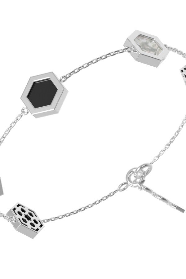 Браслет из белого золота c ониксом и перламутром