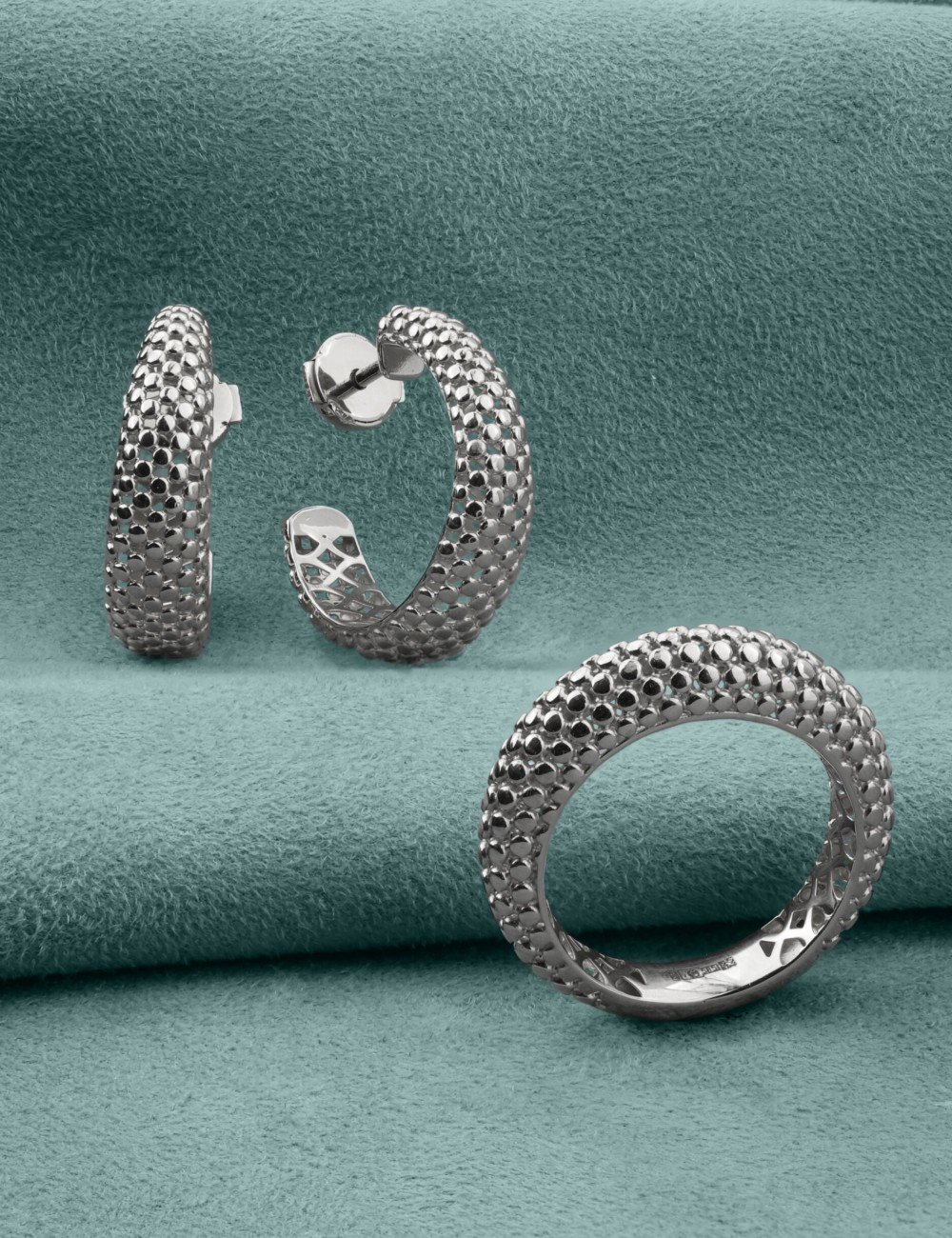 Кольцо из белого золота