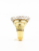 Кольцо из лимонного золота c бриллиантами и ониксом