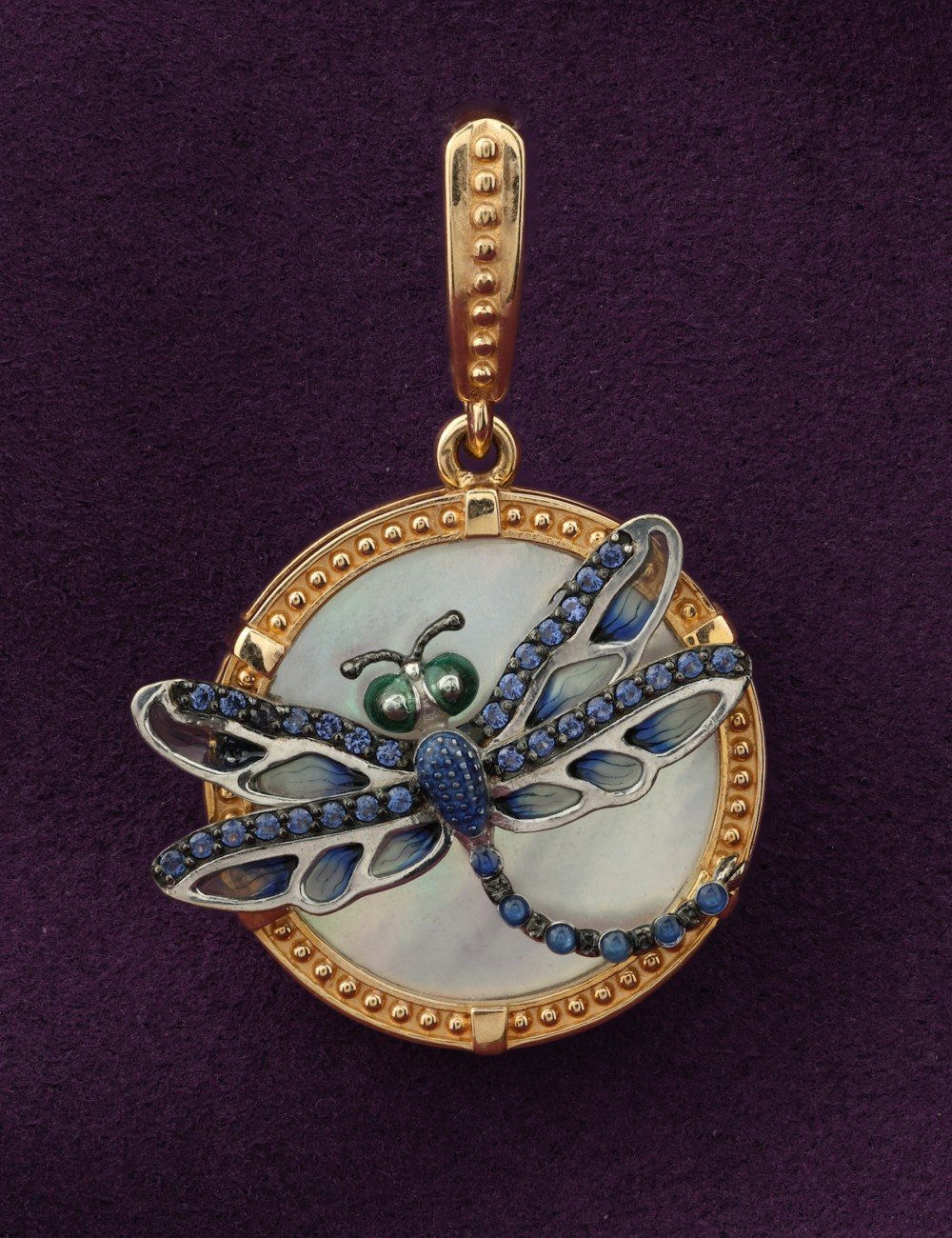 Подвеска из золота c сапфиром, эмалью и перламутром
