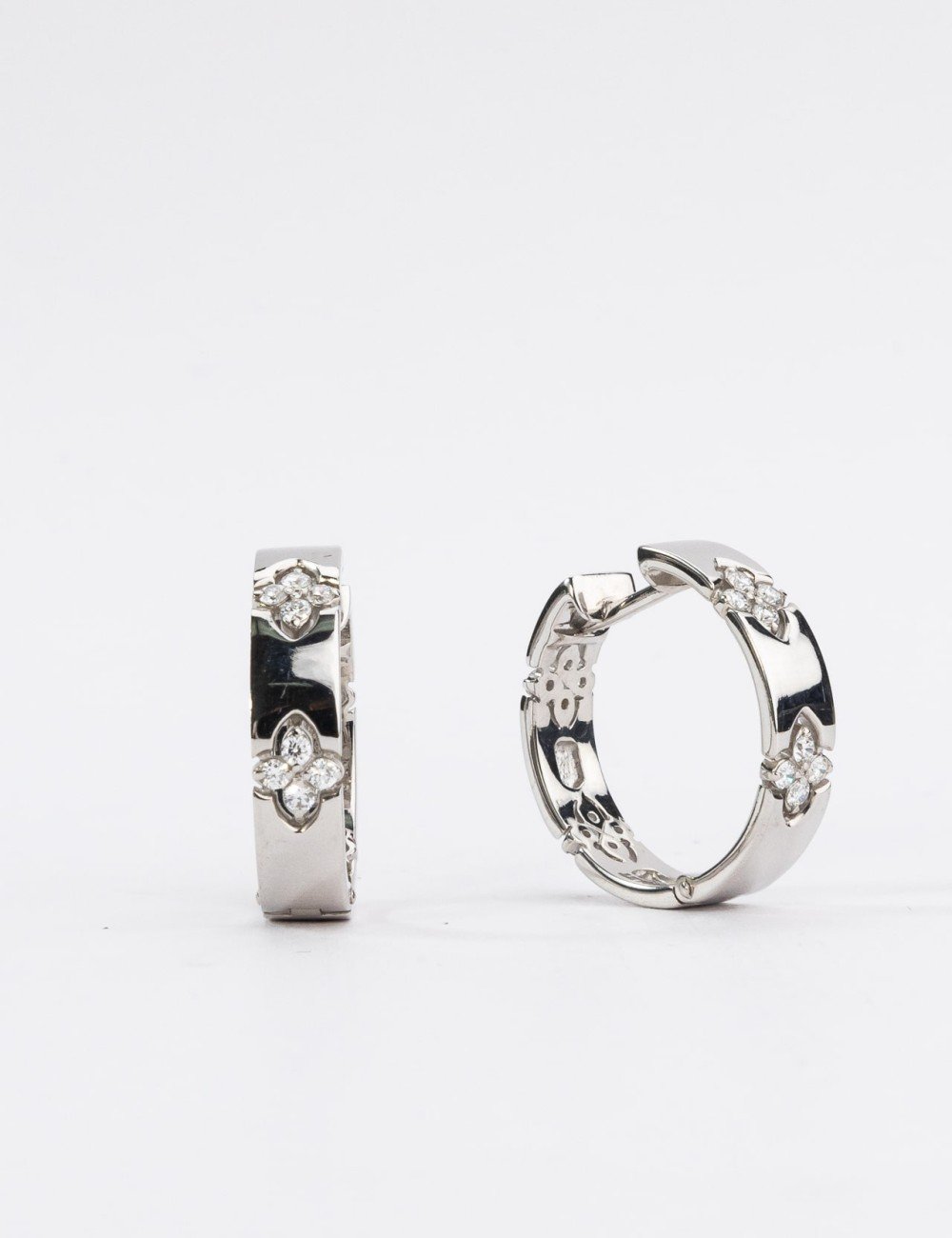 Серьги из белого золота c бриллиантами