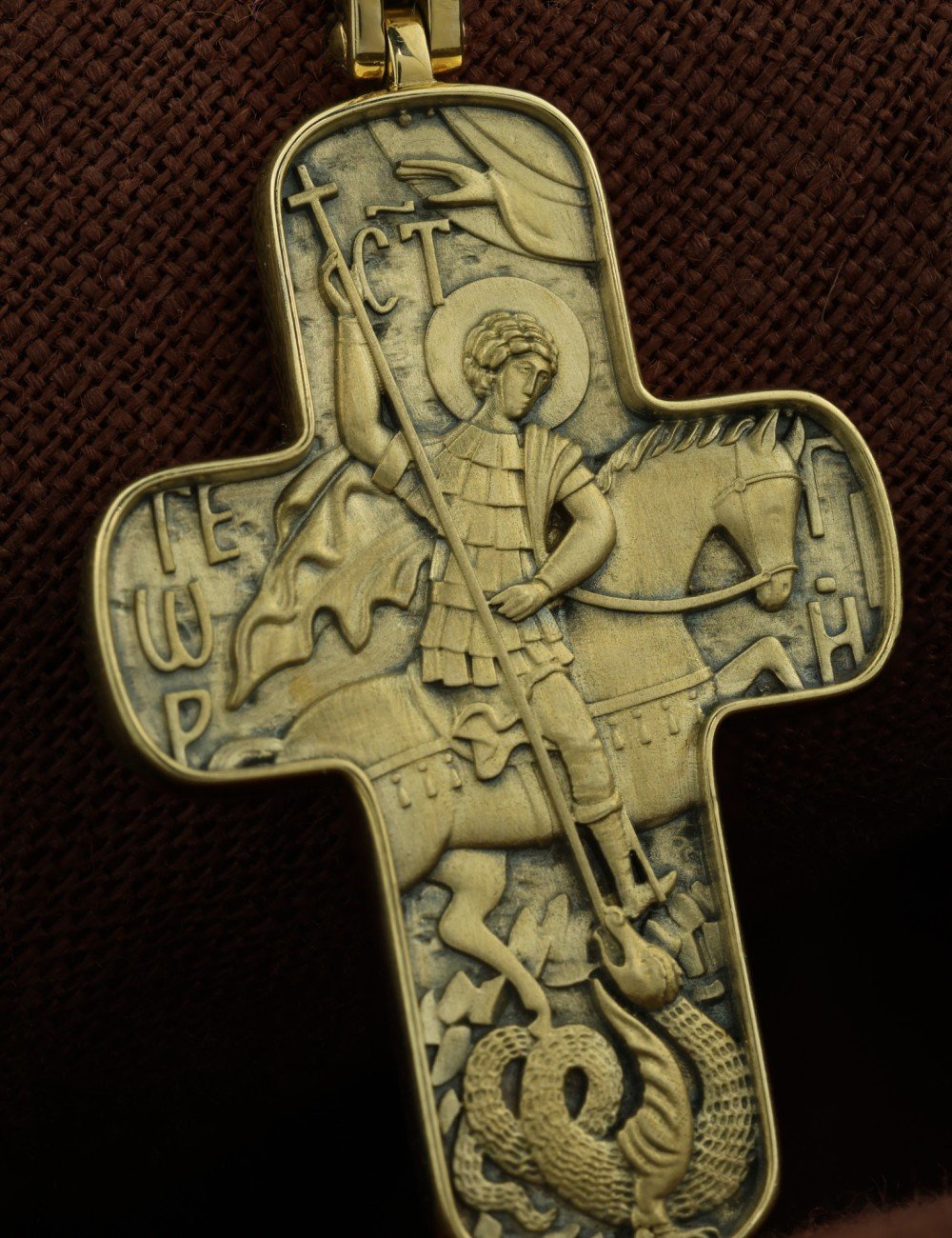 Крест из зелёного золота